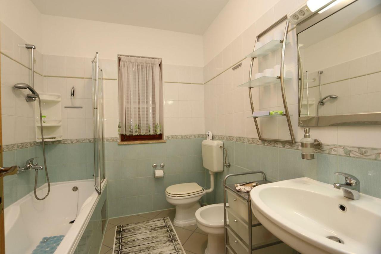 Apartment Dina Šilo Extérieur photo